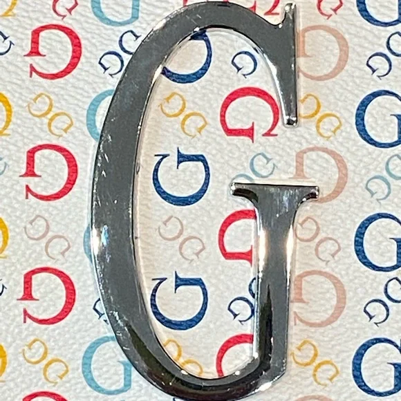 Guess camera crossbody bag - Picture 3 of 10